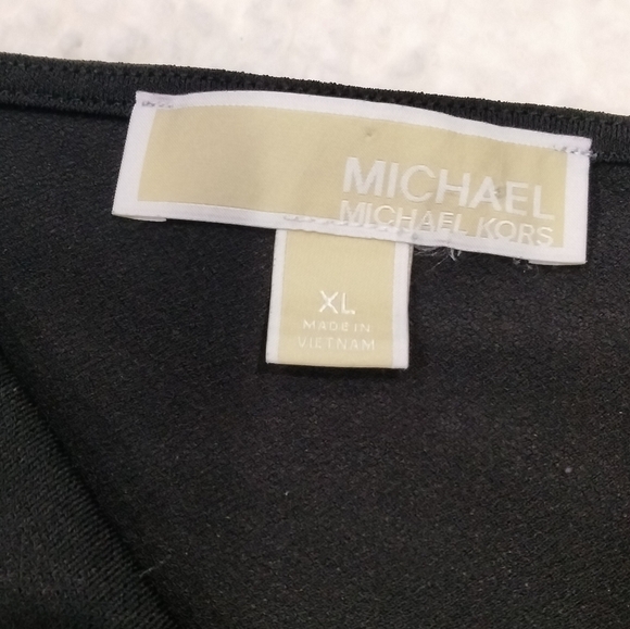 Michael Kors Black Cowl Neck Sleeveless Top With Gold Chain Shoulder Detail - Picture 3 of 8